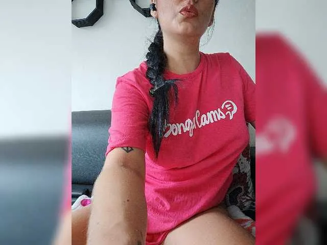 Live sex webcam photo for Lauratoro #277557327