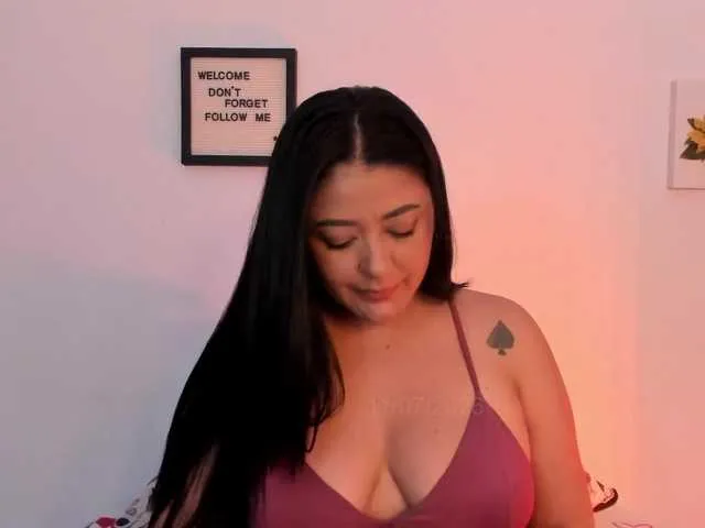 Live sex webcam photo for Lauratoro #293896533