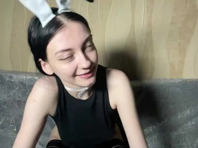 Live sex webcam photo for LaurelCameron #277998726