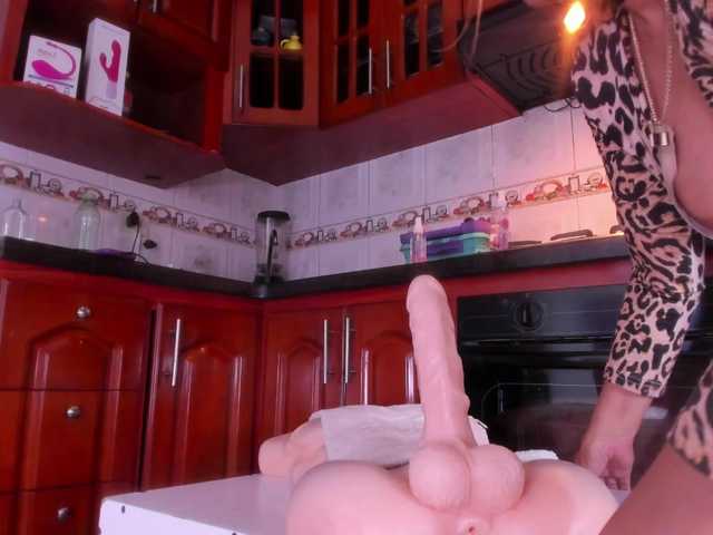 Live sex webcam photo for LaurenHills #277015945