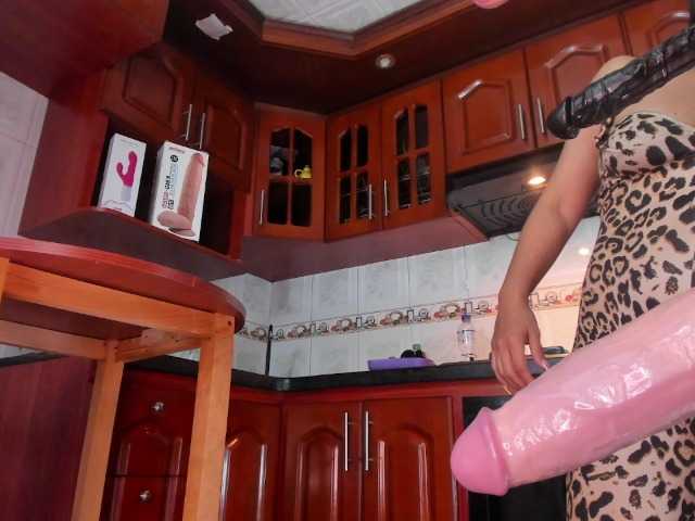 Live sex webcam photo for LaurenHills #277656767