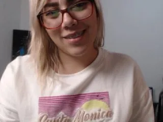 Live sex webcam photo for LaurenJohnsom #185794269