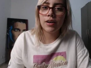 Live sex webcam photo for LaurenJohnsom #185815584