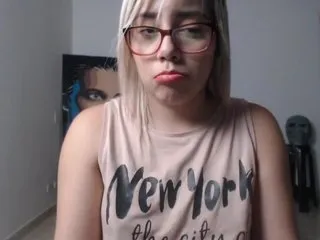Live sex webcam photo for LaurenJohnsom #186177367