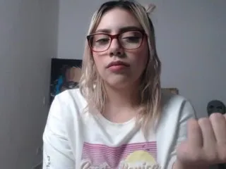 Live sex webcam photo for LaurenJohnsom #186753802