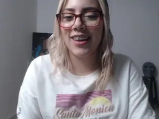 Live sex webcam photo for LaurenJohnsom #186785072