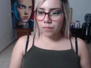 Live sex webcam photo for LaurenJohnsom #186994392
