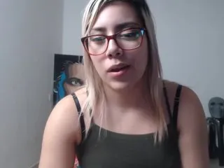 Live sex webcam photo for LaurenJohnsom #187013214