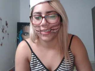 Live sex webcam photo for LaurenJohnsom #189416652