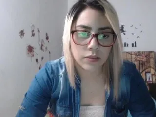 Live sex webcam photo for LaurenJohnsom #189740652