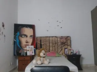 Live sex webcam photo for LaurenJohnsom #190779909