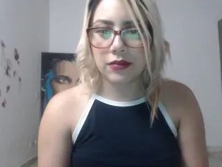 Live sex webcam photo for LaurenJohnsom #192533960