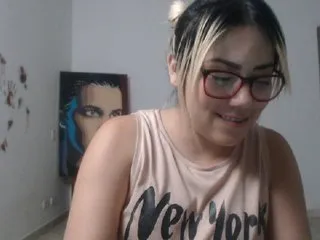 Live sex webcam photo for LaurenJohnsom #192755080