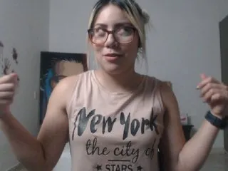 Live sex webcam photo for LaurenJohnsom #192761064