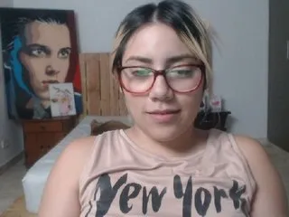 Live sex webcam photo for LaurenJohnsom #192770961