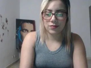 Live sex webcam photo for LaurenJohnsom #192907497