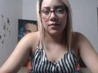 Live sex webcam photo for LaurenJohnsom #193119153