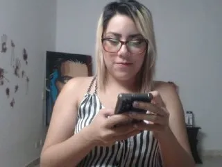 Live sex webcam photo for LaurenJohnsom #193132929