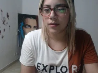 Live sex webcam photo for LaurenJohnsom #193539006