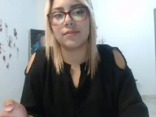 Live sex webcam photo for LaurenJohnsom #193820817