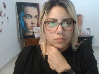 Live sex webcam photo for LaurenJohnsom #193831191