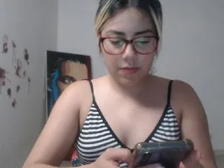 Live sex webcam photo for LaurenJohnsom #194309267