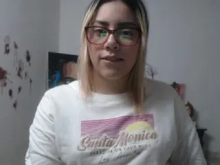 Live sex webcam photo for LaurenJohnsom #194735883