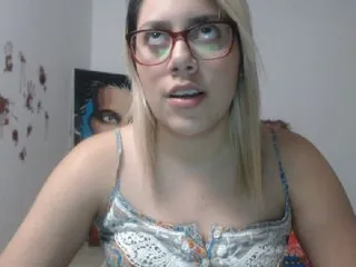 Live sex webcam photo for LaurenJohnsom #195197354