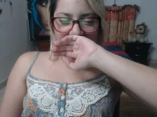 Live sex webcam photo for LaurenJohnsom #195337303