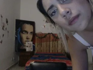 Live sex webcam photo for LaurenJohnsom #196679950
