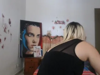 Live sex webcam photo for LaurenJohnsom #198592582
