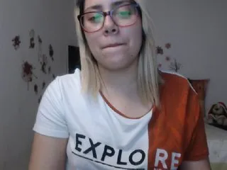 Live sex webcam photo for LaurenJohnsom #199492733