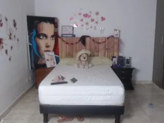 Live sex webcam photo for LaurenJohnsom #204455242