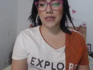 Live sex webcam photo for LaurenJohnsom #209358248
