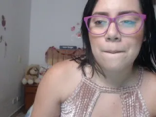 Live sex webcam photo for LaurenJohnsom #209935175