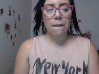 Live sex webcam photo for LaurenJohnsom #209949928