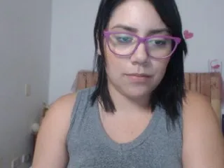 Live sex webcam photo for LaurenJohnsom #211378522