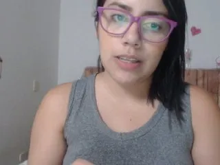 Live sex webcam photo for LaurenJohnsom #211572132