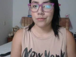 Live sex webcam photo for LaurenJohnsom #211878294