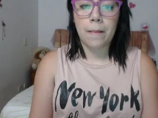 Live sex webcam photo for LaurenJohnsom #212940484