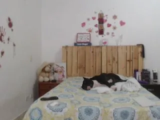Live sex webcam photo for LaurenJohnsom #218638811