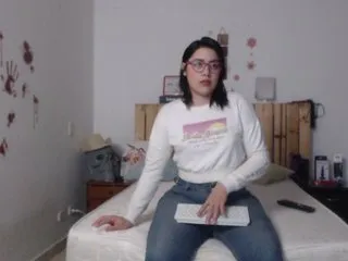 Live sex webcam photo for LaurenJohnsom #222555128
