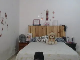 Live sex webcam photo for LaurenJohnsom #224872359