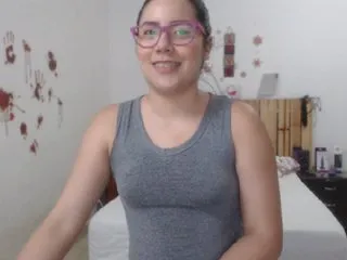 Live sex webcam photo for LaurenJohnsom #228344029