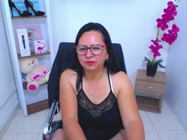 Live sex webcam photo for LaurenMature #272340830