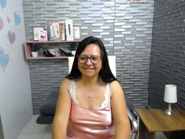 Live sex webcam photo for LaurenMature #272804343