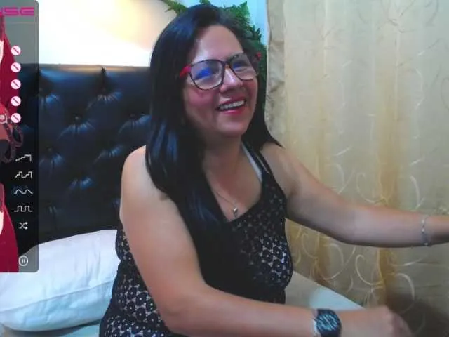 Live sex webcam photo for LaurenMature #274132164