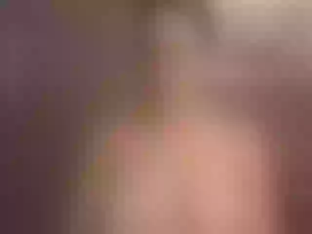 Live sex webcam photo for LaurenMiller1 #276145206