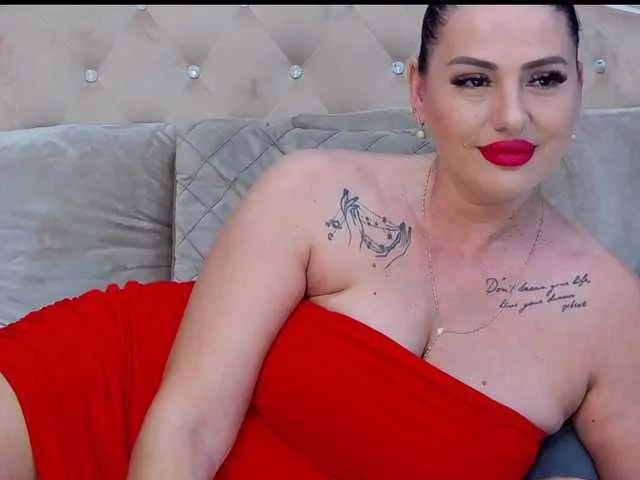 Live sex webcam photo for LaurenSaint1 #291765904