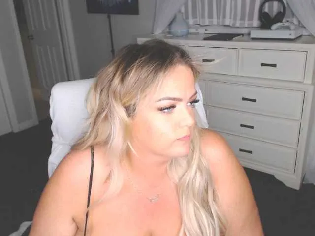 Live sex webcam photo for LaurenSummerz #273684573